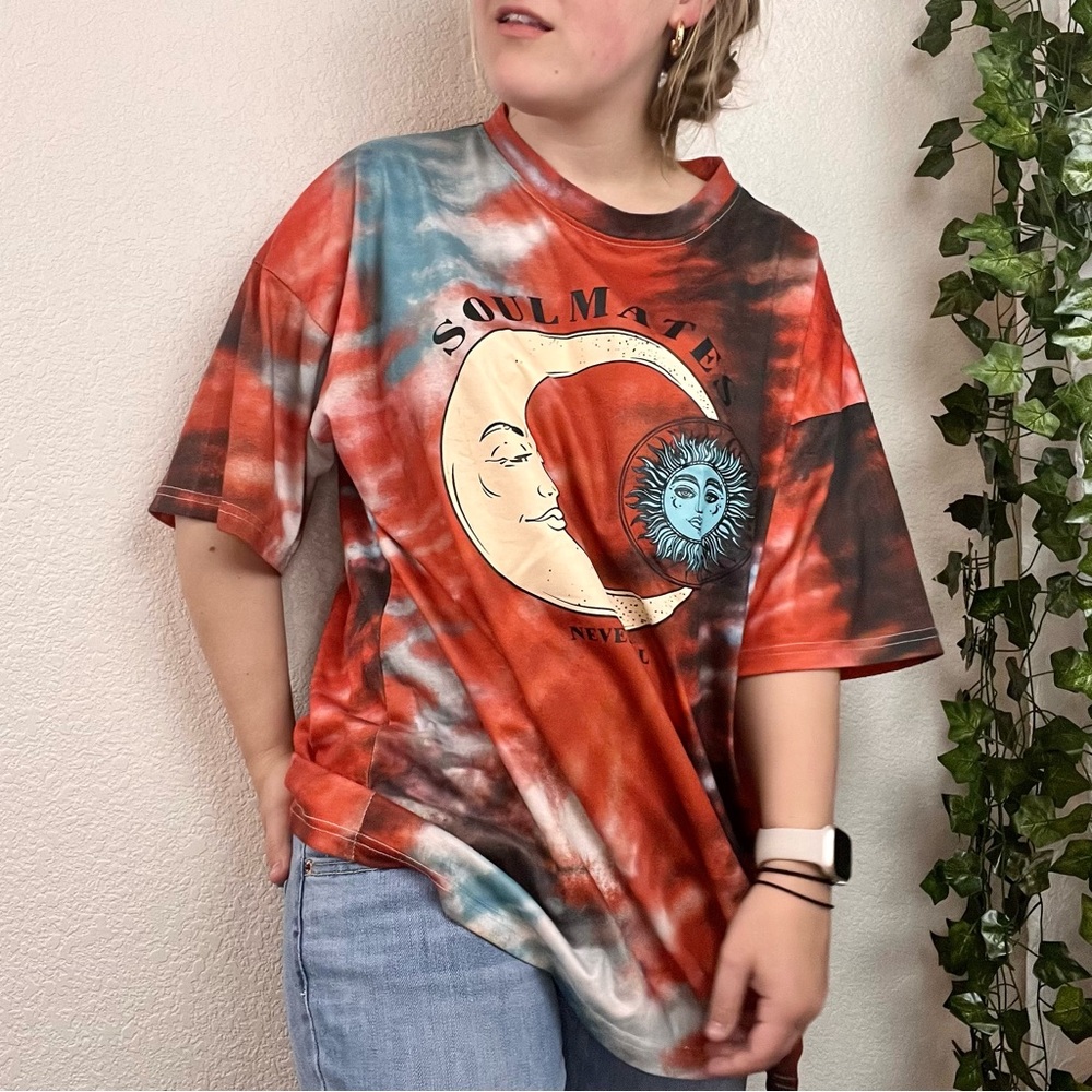 Oversized Tie Dye Shein Graphic Tee "Soulmates Never Dil"